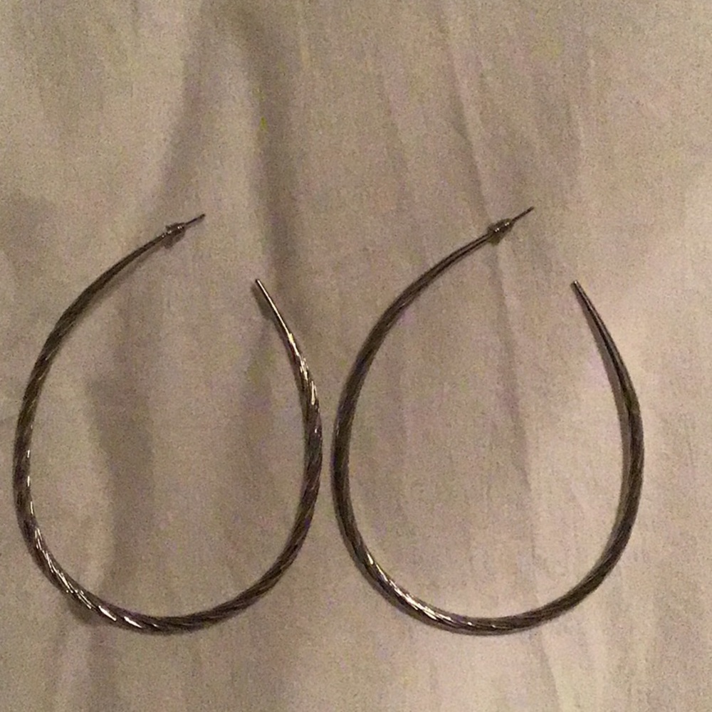 Tear drop hoops